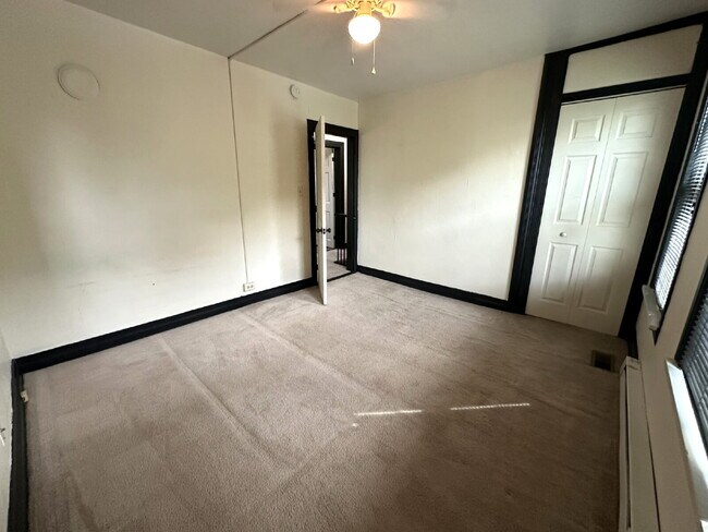 Building Photo - 2-Bedroom Duplex in Taneytown!