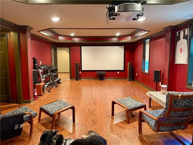 Building Photo - 585 Marylebone Dr