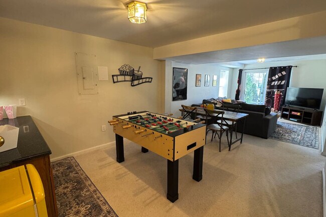 Building Photo - 9414 Grant Ave