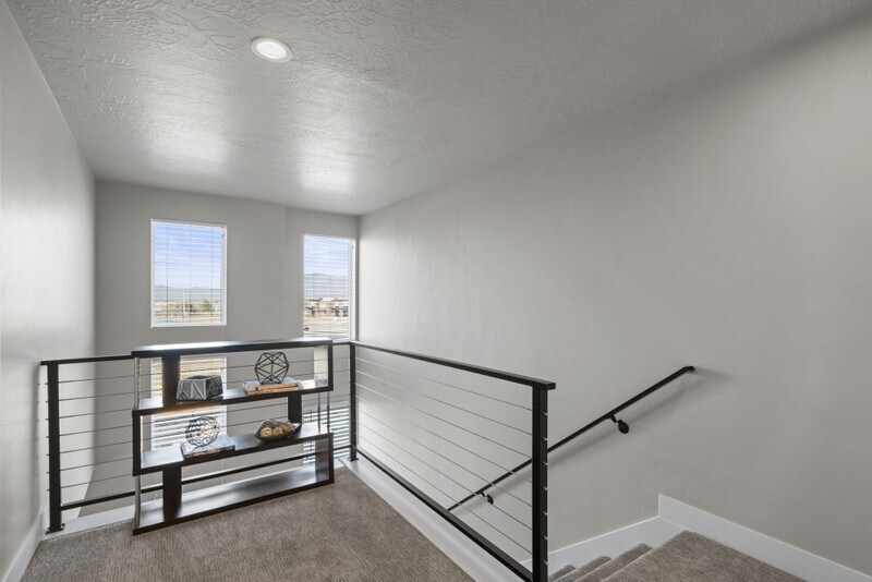 Building Photo - 572 Lewski Ln