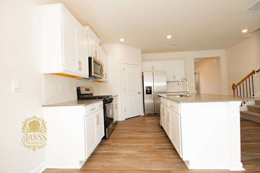 Building Photo - 1361 Secrest Commons Dr