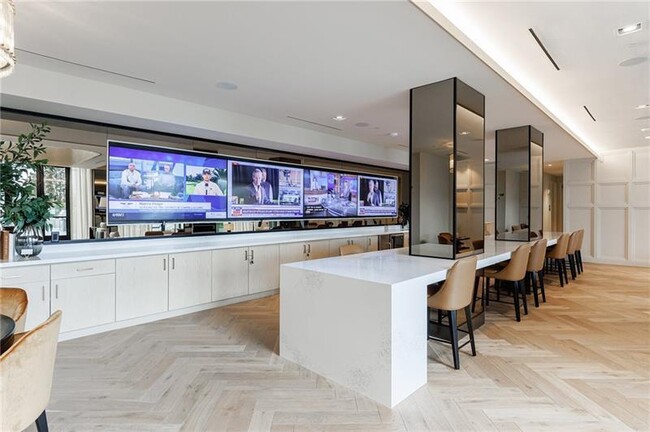 Building Photo - 2425 Peachtree Rd NE