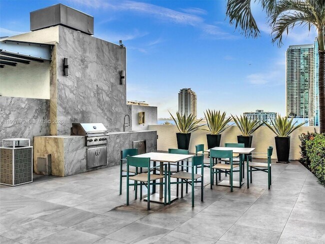 Building Photo - 3301 NE 1st Ave