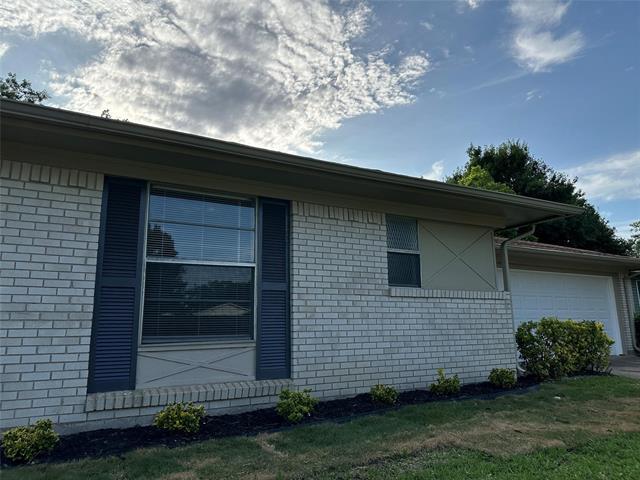 Building Photo - 1705 Nantucket Dr