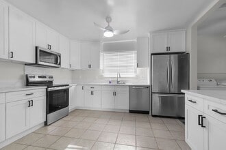 Building Photo - 6532 Sutter Ave