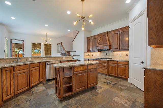 Building Photo - 4501 Redwood Ct