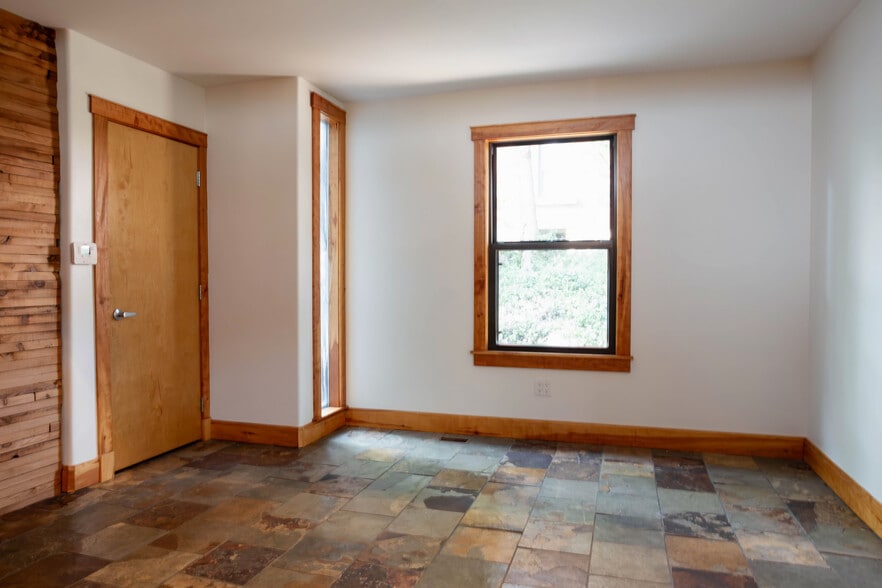 Building Photo - 1715 Belleview Ave