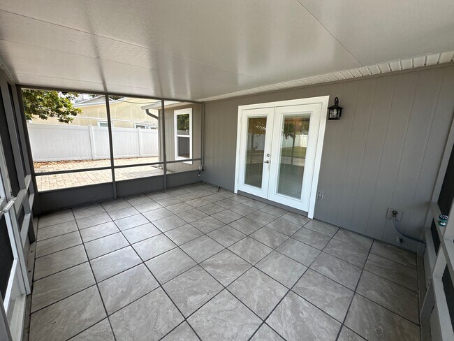 Building Photo - 2821 Nordman Ave