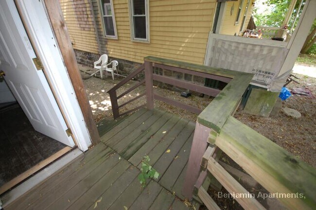 Building Photo - 58 Mansfield St