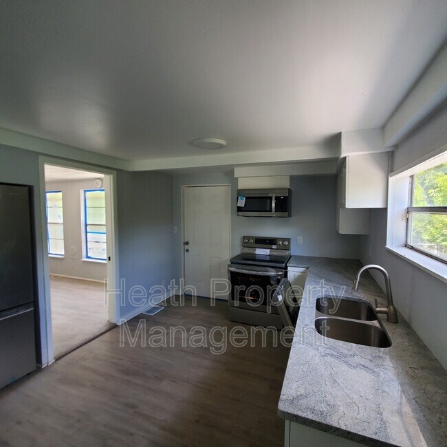 Building Photo - 1735 25th St S