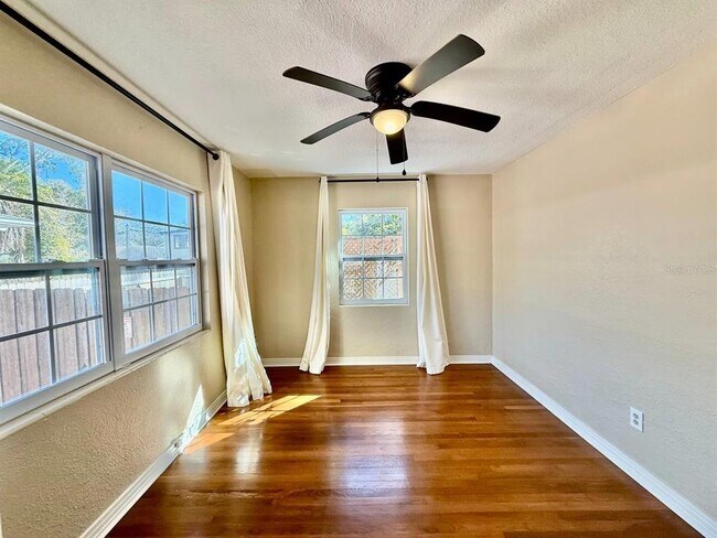 Building Photo - 301 N Washington Ave