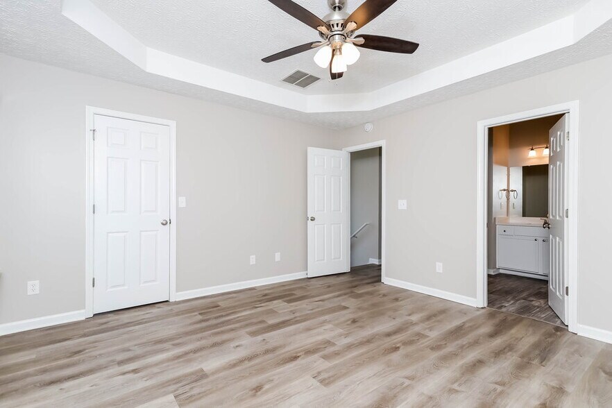 Building Photo - 5201 Summer Brooke Ct