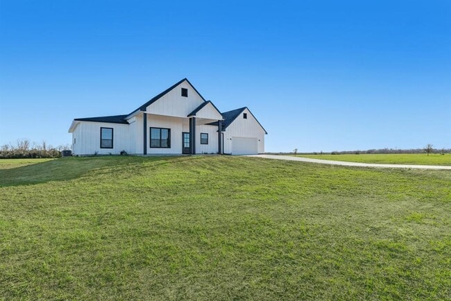 Building Photo - 519 Chuckwagon Trail