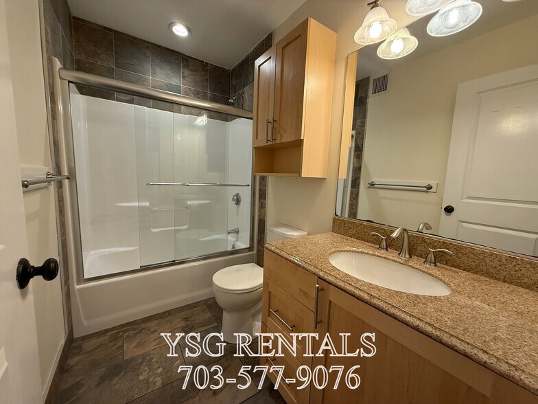 Building Photo - 24 Sunset St