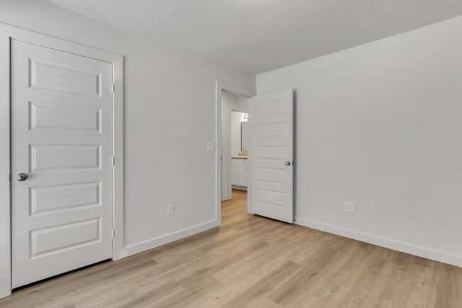 Building Photo - 6333 Poppy Dr