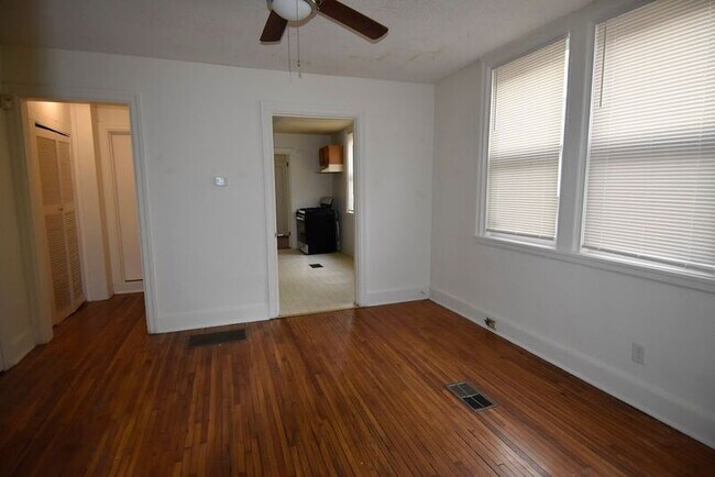 Building Photo - 820 Maury St