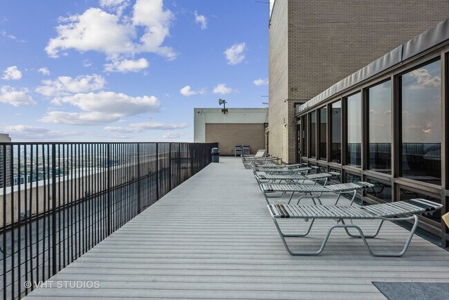 Building Photo - 2800 N Lake Shore Dr