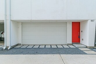 Building Photo - Welcome to this absolutely STUNNING Townhome!!