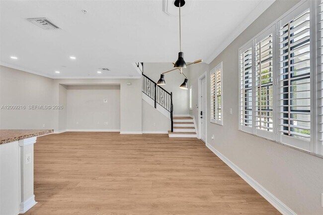 Building Photo - 11541 SW 15th Ave