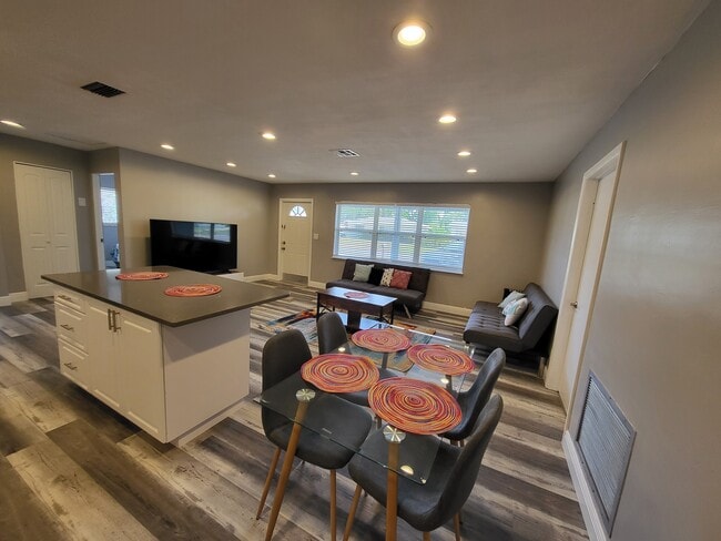 Building Photo - Lime Way