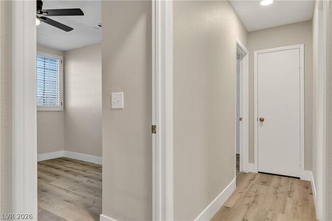 Building Photo - 2710 Strathmoor Dr