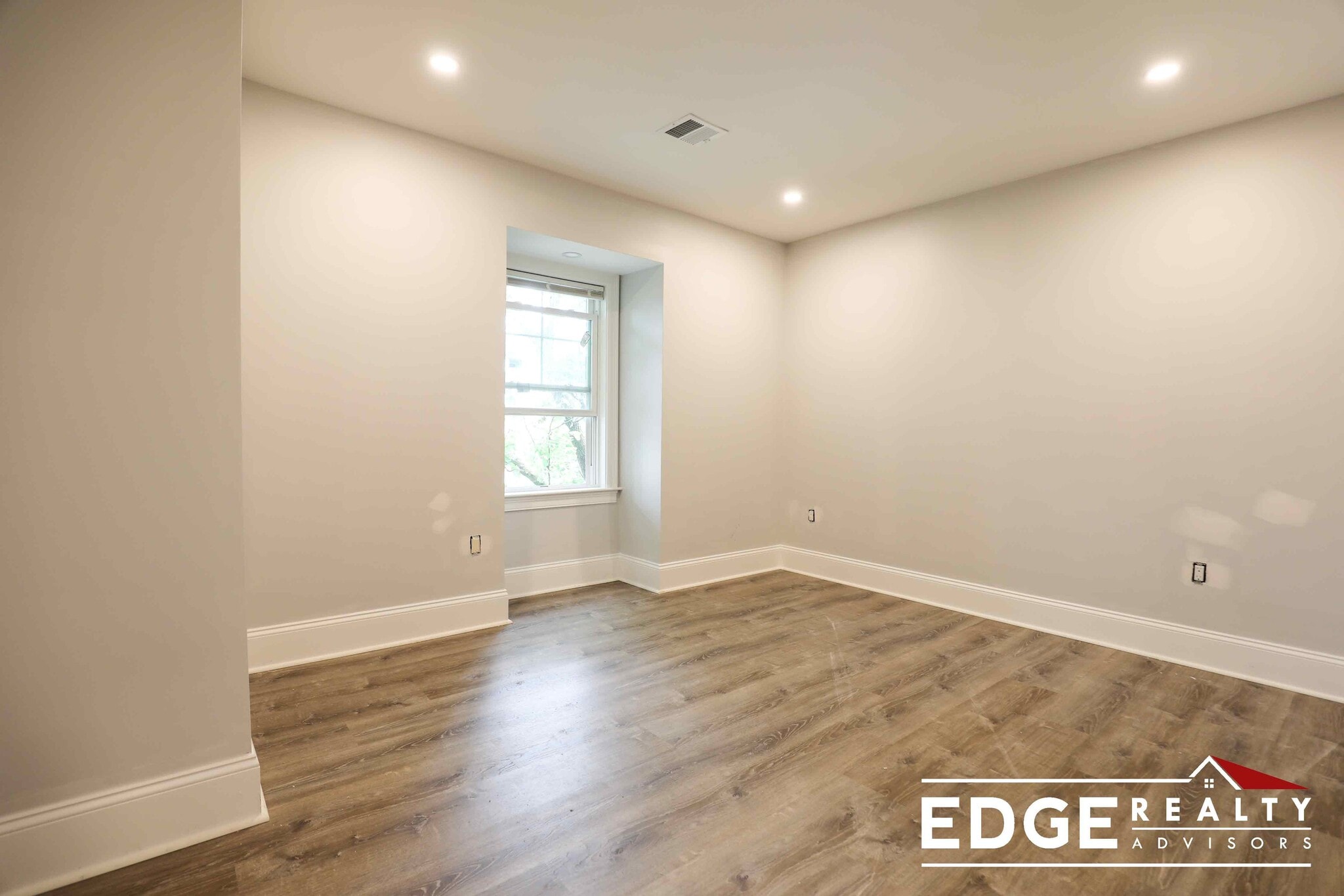 Building Photo - 121 Franklin St