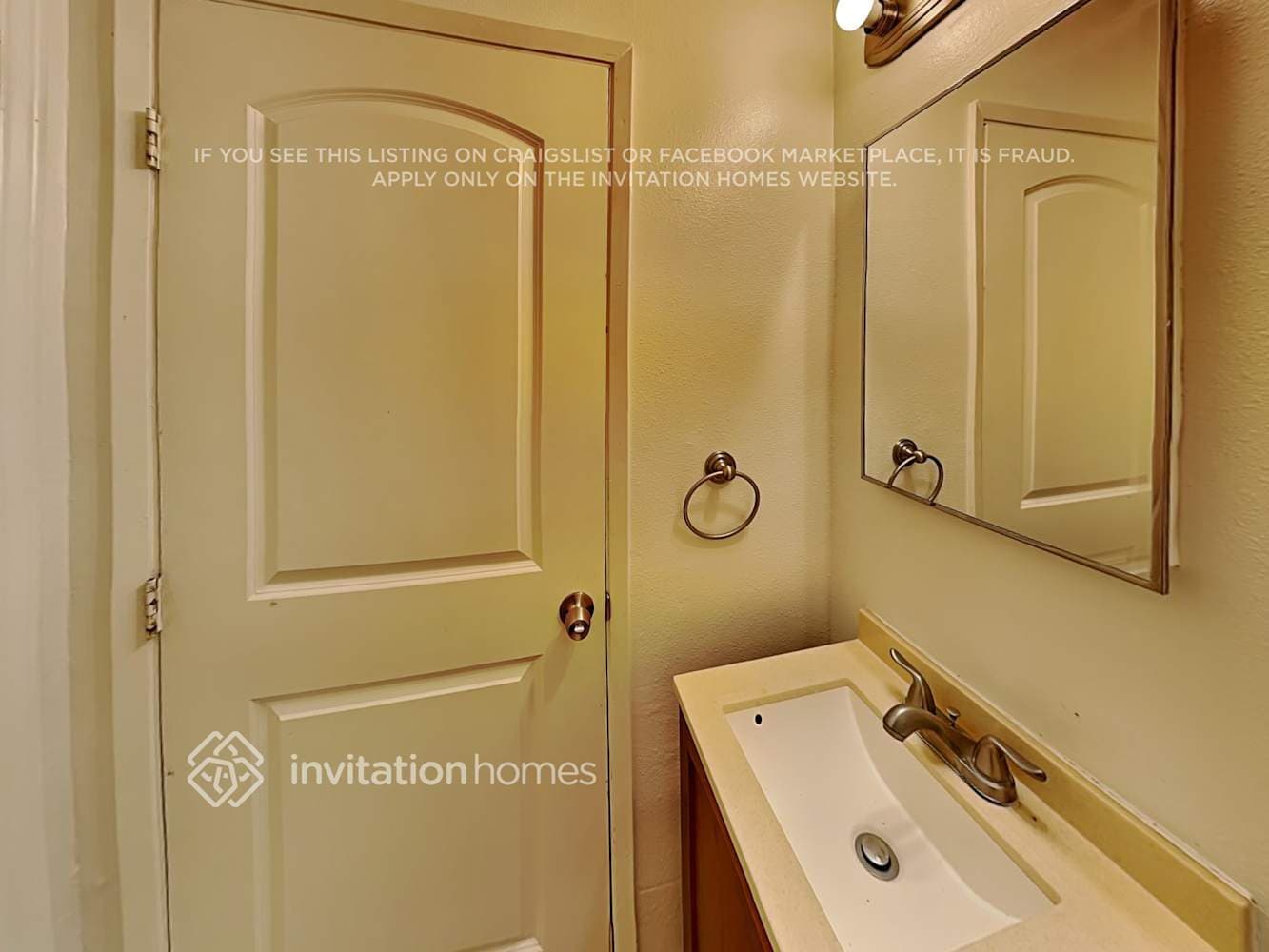 Building Photo - 12601 Mercer St