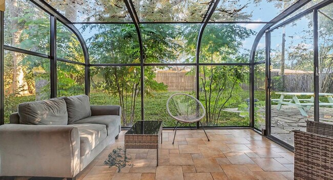 Building Photo - 5403 Carew St