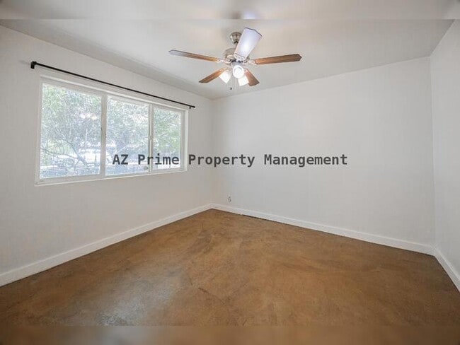 Building Photo - 351 E Encanto Dr