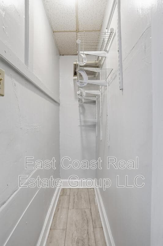 Building Photo - 207 N Mulberry St