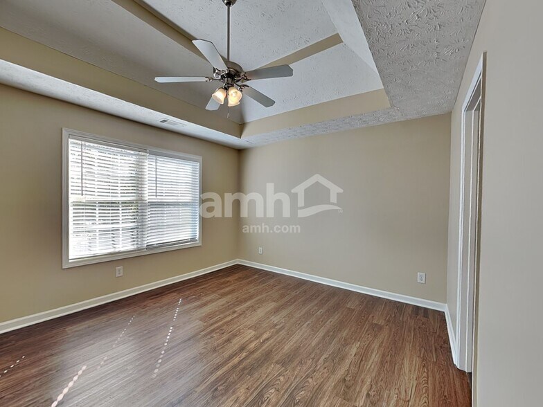 Building Photo - 125 Sanders Walk