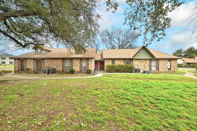 Building Photo - 1601 Faro Dr