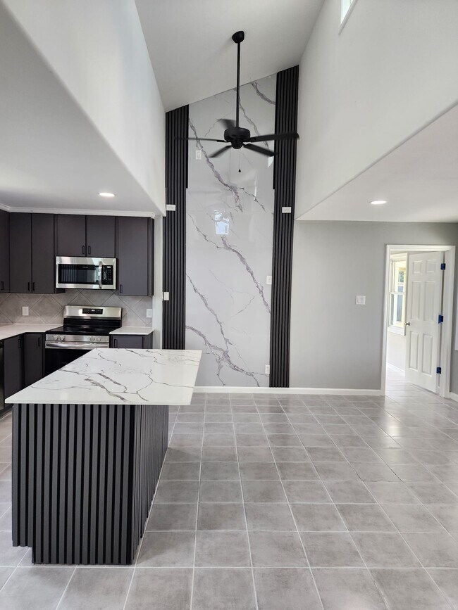 Building Photo - 386 Rd 591701