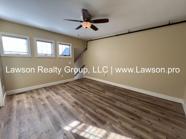 Building Photo - Luxury Apartment in Downtown Roanoke!