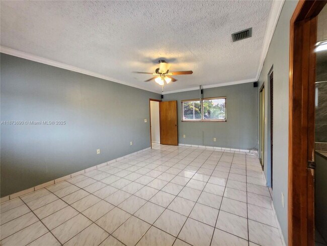 Building Photo - 3620 SW 106th Ave