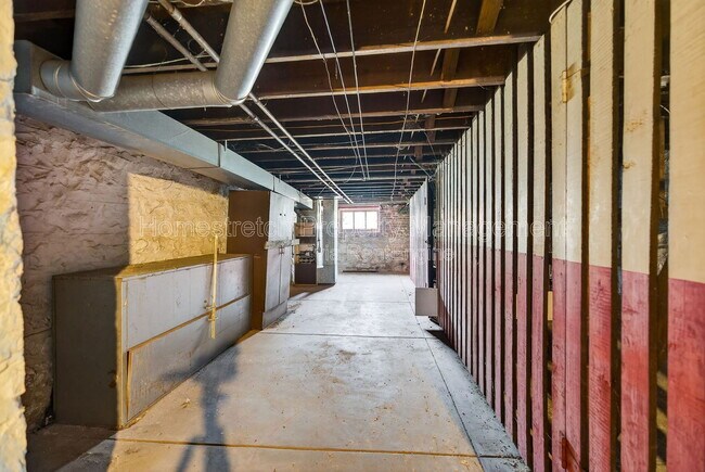 Building Photo - 551 Bates St