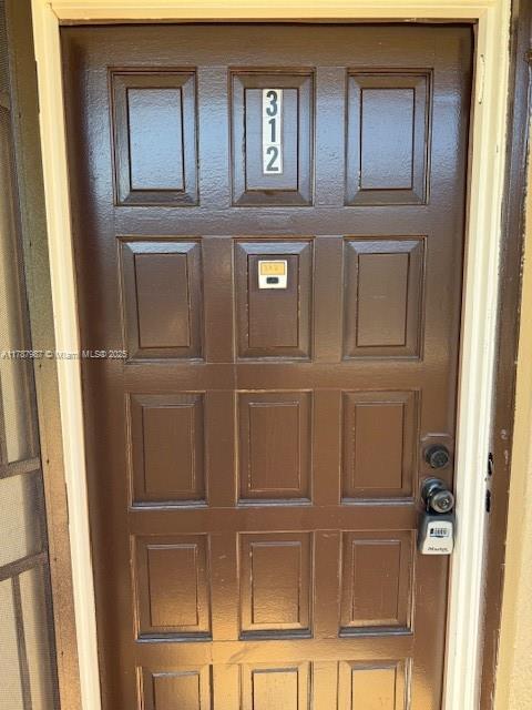 Building Photo - 6101 N Falls Cir Dr