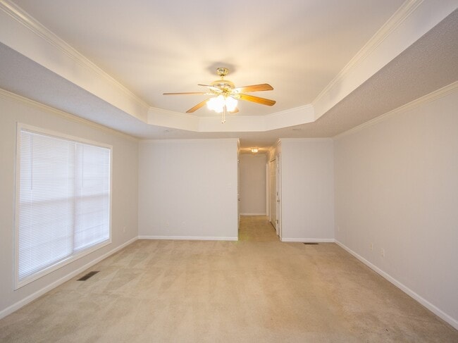 Building Photo - Beautiful full brick home!
