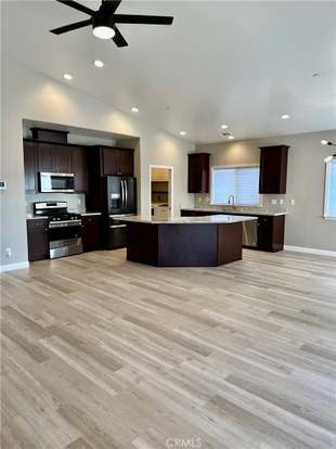 Building Photo - 655 Catala Wy