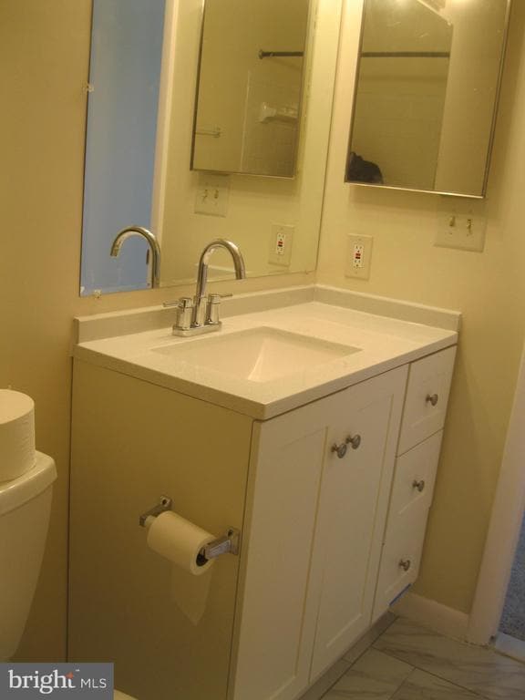 Building Photo - 8171 Fenwick Ct