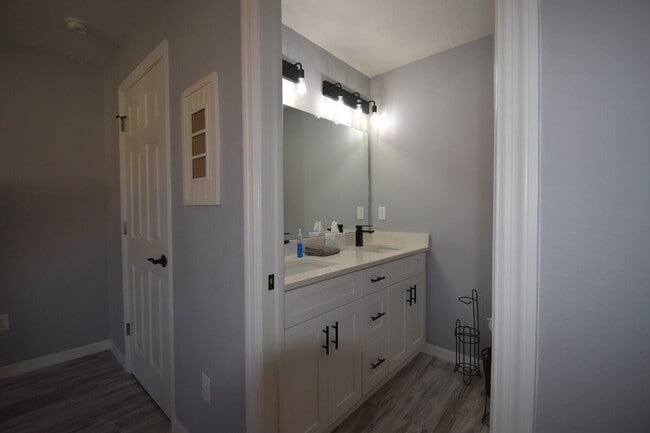 Building Photo - 4795 S Amstel Dr