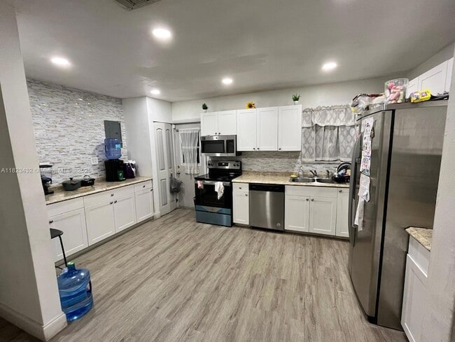 Primary Photo - 220 N 66th Ave