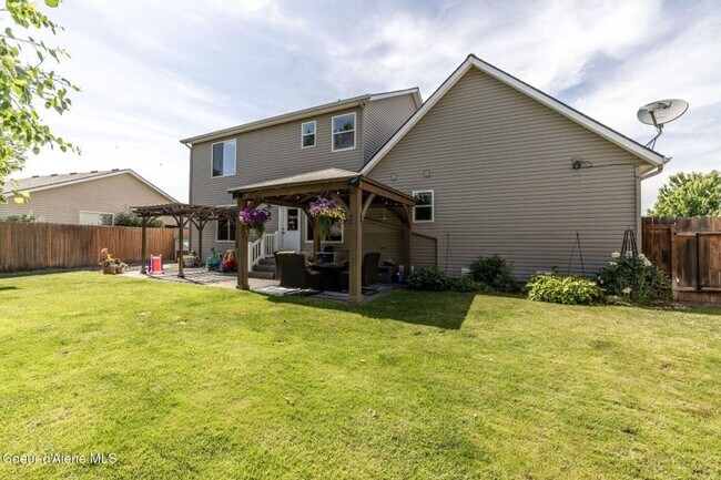 Building Photo - Beautiful home in Broadmore Estates
