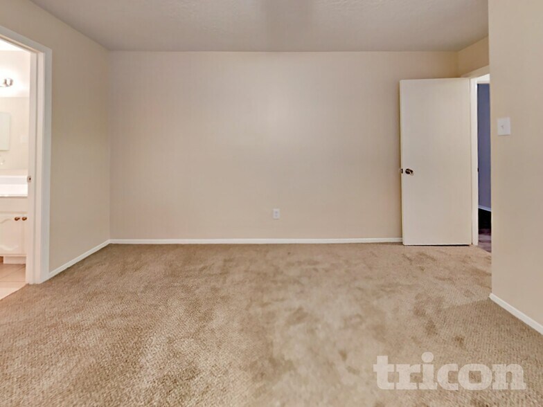 Building Photo - 19638 Southaven Dr