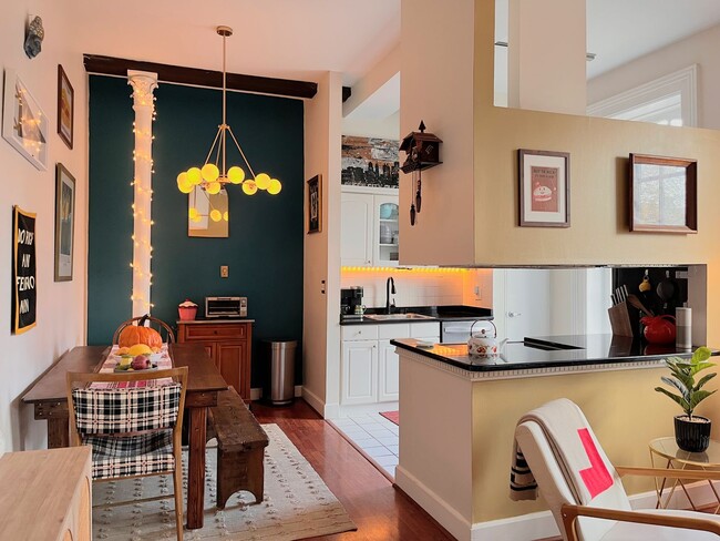 Building Photo - Comfortable One Bedroom Condo For Rent - C...