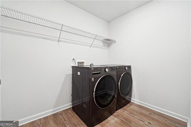 Building Photo - 5207 Canberra Dr