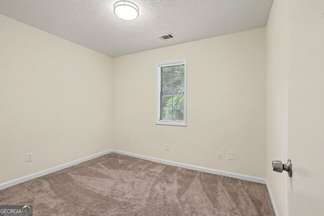 Building Photo - 2623 Dorian Dr SW