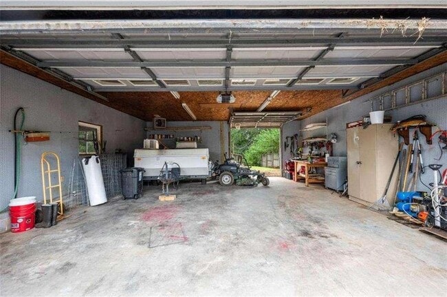 Building Photo - 2110 Prather Bridge Rd