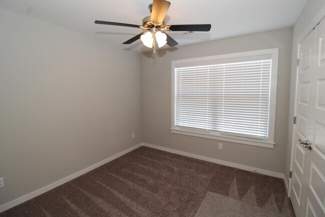 Building Photo - 588 Utah Ave