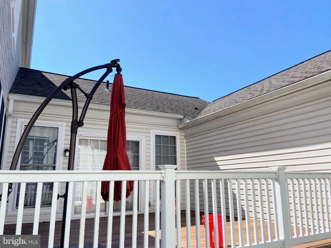 Building Photo - 1403 Hampshire Ln